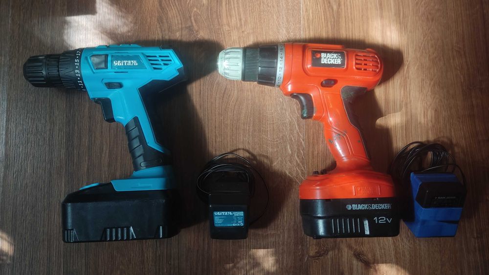 Акумуляторні шуруповерти Black & Decker EPC12 та Світязь ШН 1812