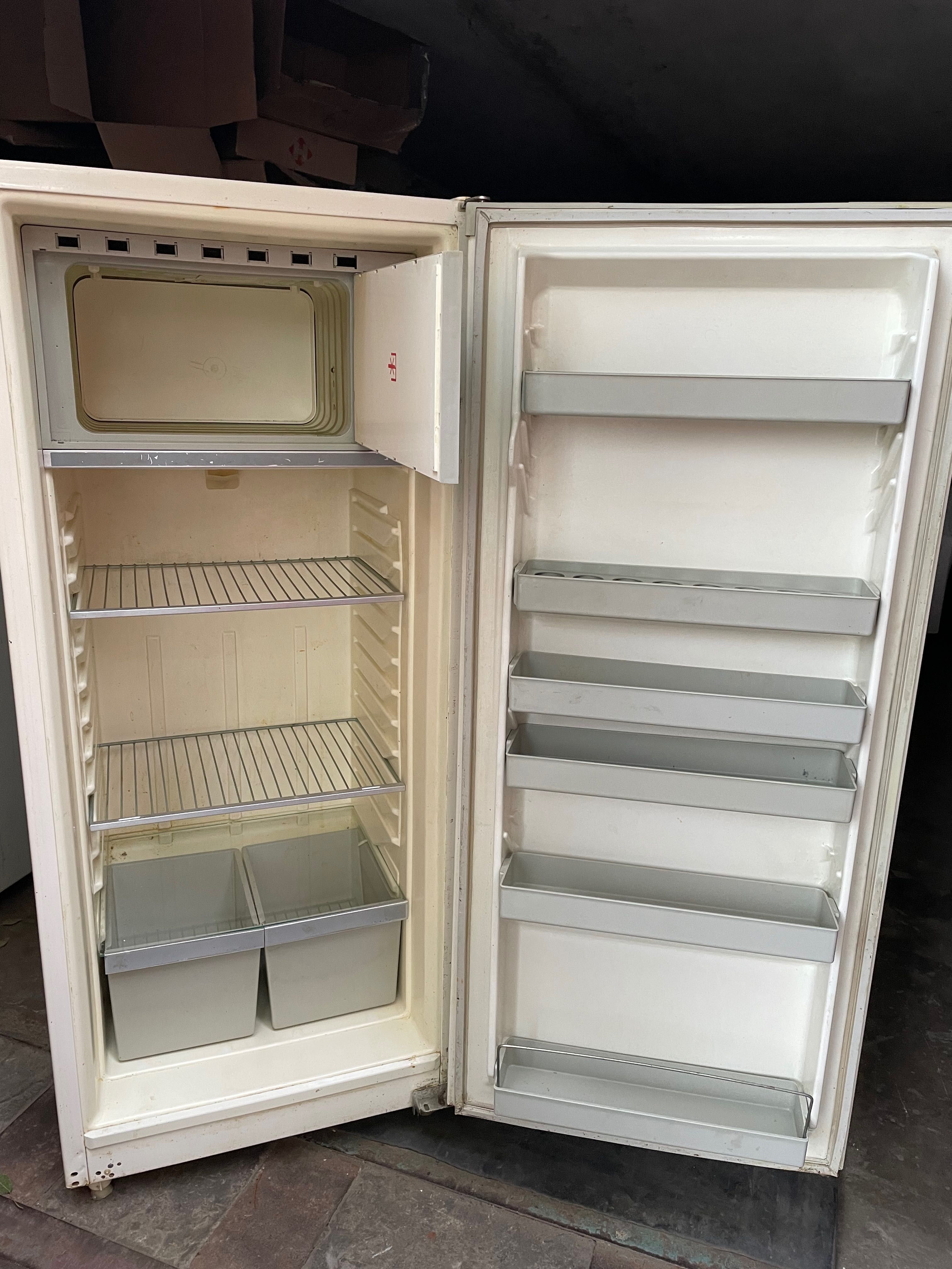 Продам холодильник “Snaige”отличный Литовский холодильник