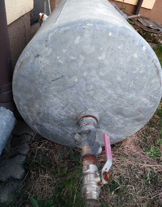 Zbiornik na wodę ocynkowany 250L