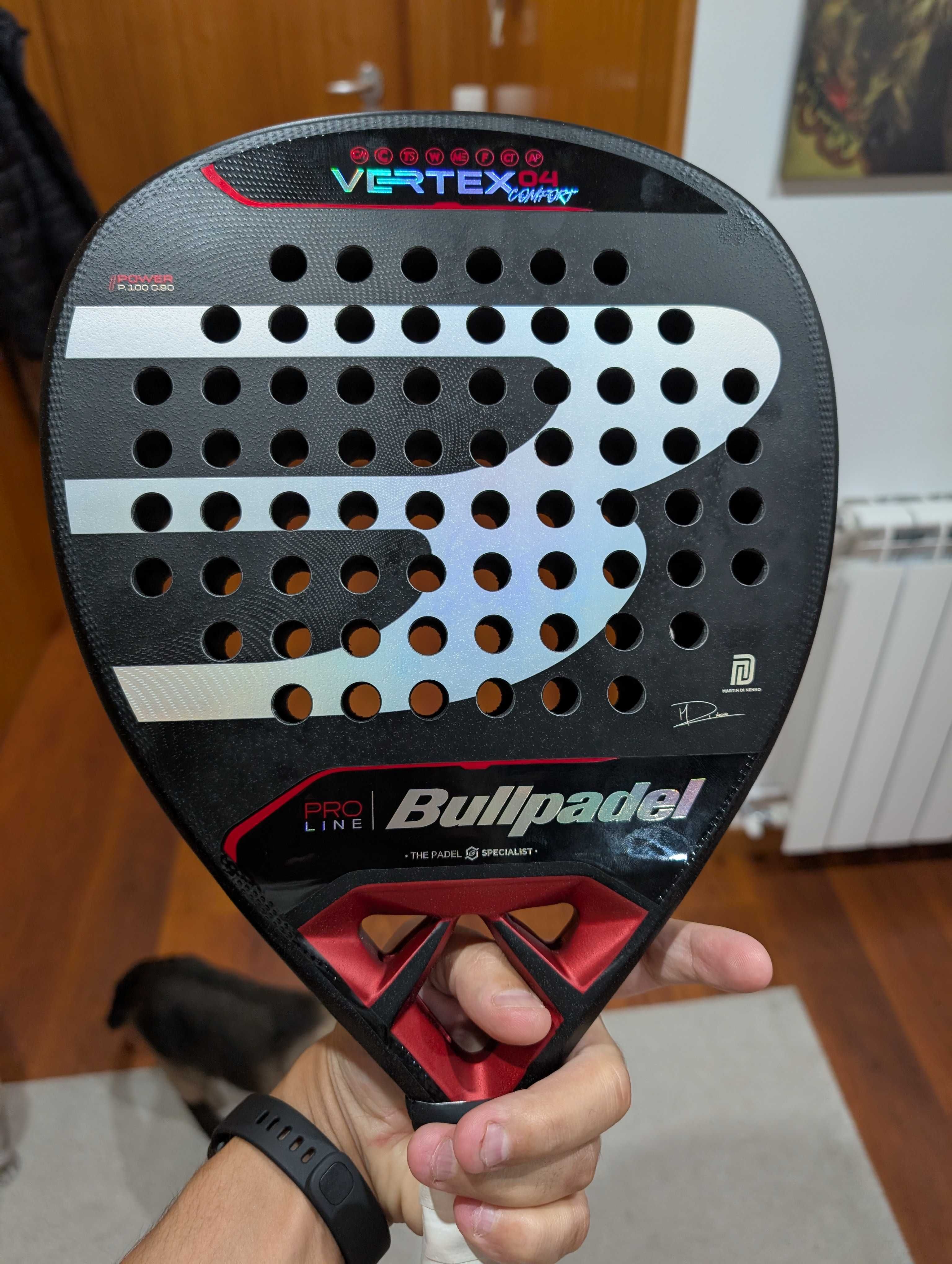 Bullpadel vertex Comfort 04 + Hesacore