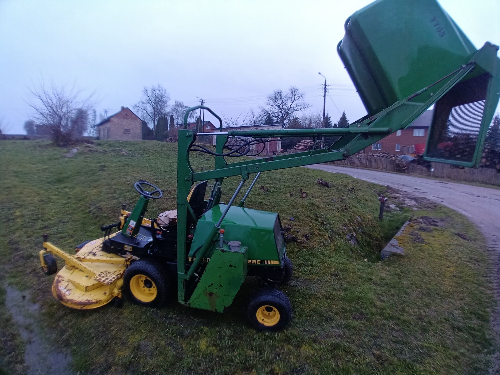 Kosiarka ogrodowy traktorek John Deere f 1145 Husqvarna Stihl Kubota