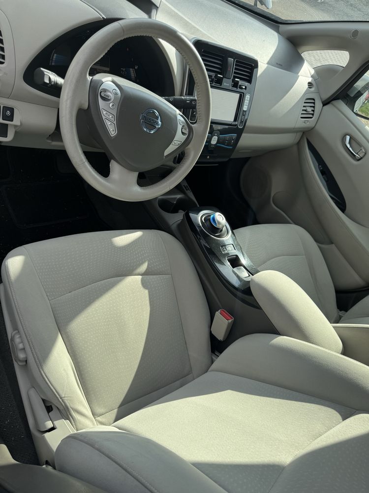 Nissan laef 30kwh/109km/elektryk/ Tekna Bardzo ladne auto