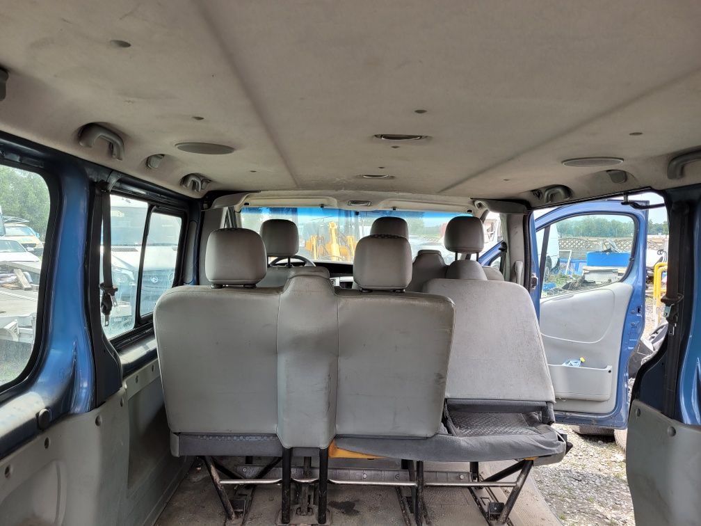 Renault Trafic 2.0 DCI  części hotel kanapa sufit podsufitka drzwi sil