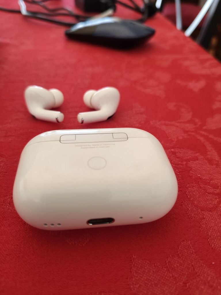 AirPods Pro em bom estado