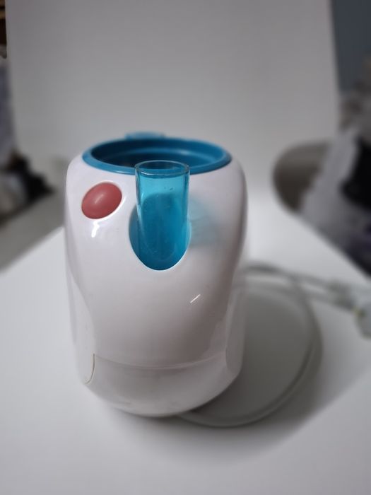 Aquecedor de biberão e outro copos