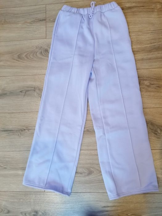 Spodnie dresowe fioletowe, szerokie nogawki rozmiar 152,ocieplane