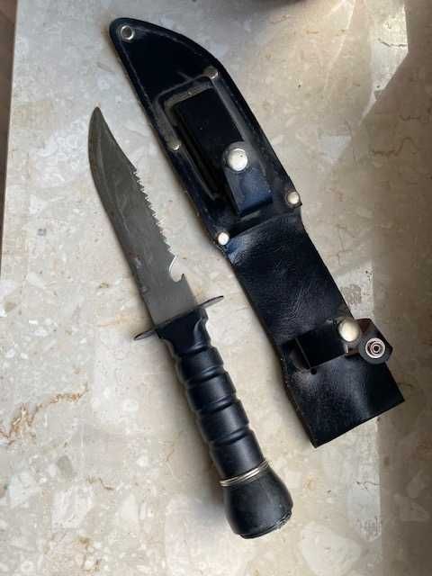 Nóż typu finka z ząbkami , w etui  - długość 16 cm