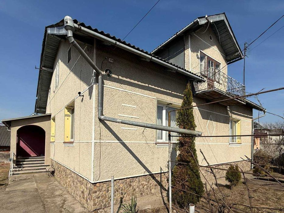 Продається приватний будинок в 5-ти хв. від Івано-Франківська