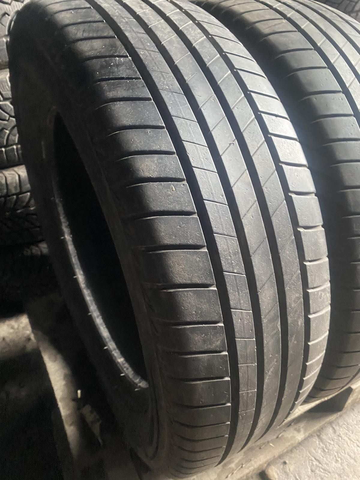 225.60.18 Bridgestone 2шт лето БУ склад шины резина из Европы 60 R18