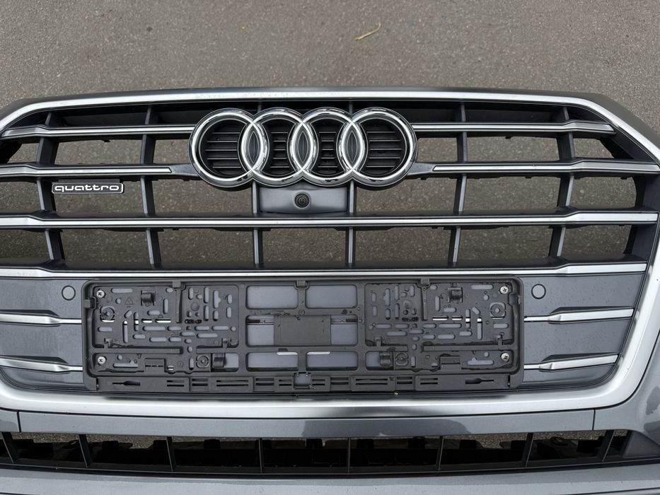Audi Q5 80a sline бампер з камерою 6 парктроніків