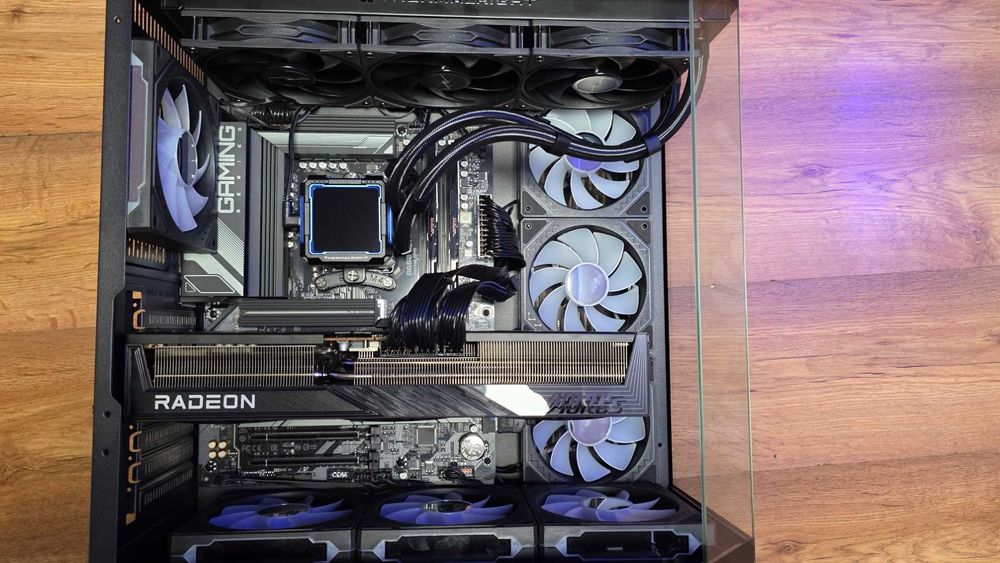 Komputer Ryzen 7 7800X3D, 32GB, RX 9070 XT, 2TB SSD M2 Nowy