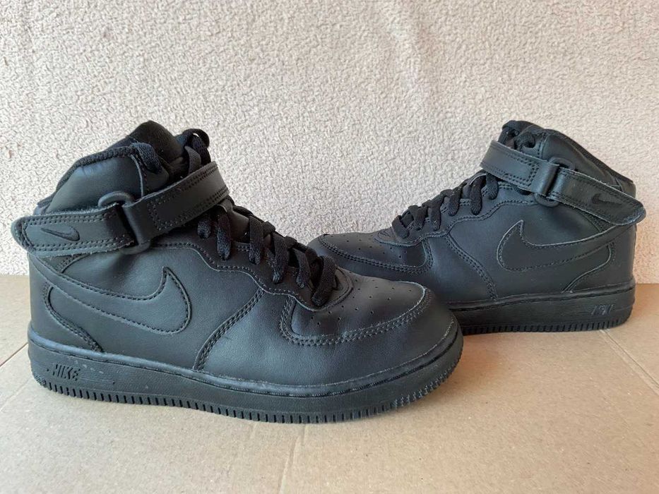 Кросівки шкіряні NIRE AIR  35р