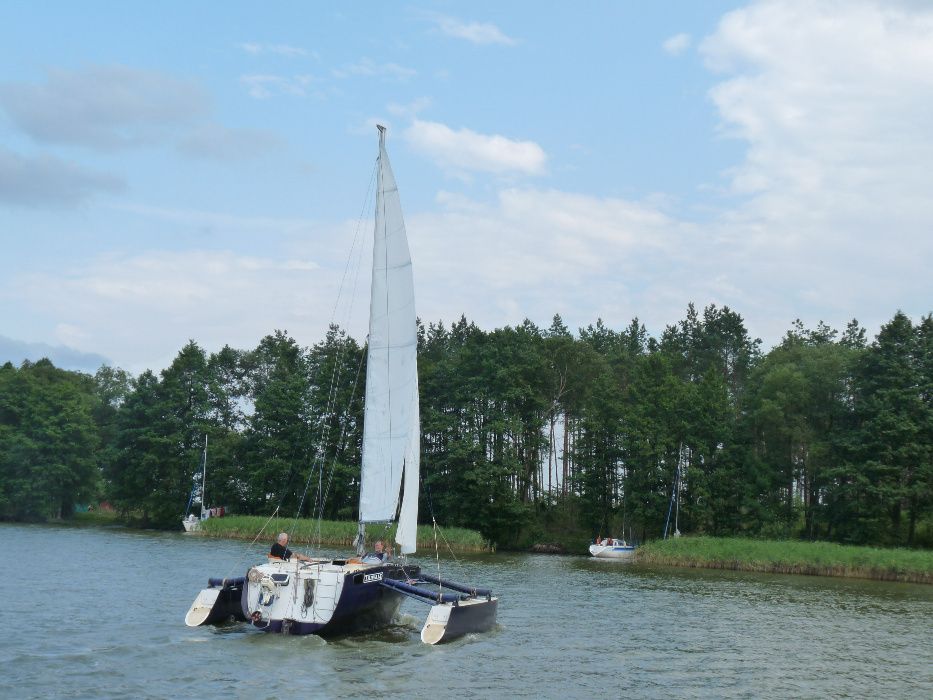 Sprzedam jacht żaglowy typu TRIMARAN