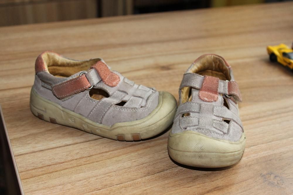 Sandałki skórzane dla dziecka