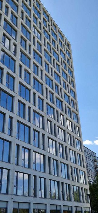 Продам квартиру у  ЖК "Вертикаль" з частковим ремонтом