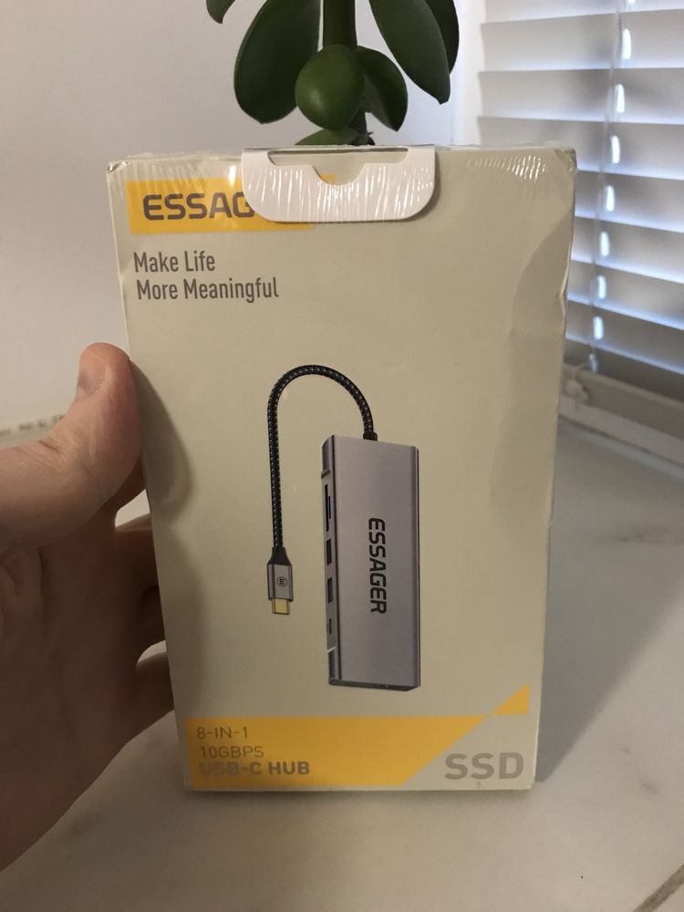 USB HUB з SSD карманом під M.2 (Essager)