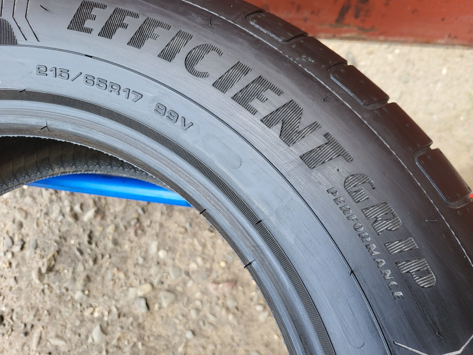 215/65/17 R17 GoodYear EfficientGrip Performance 2шт ціна за 1шт шини