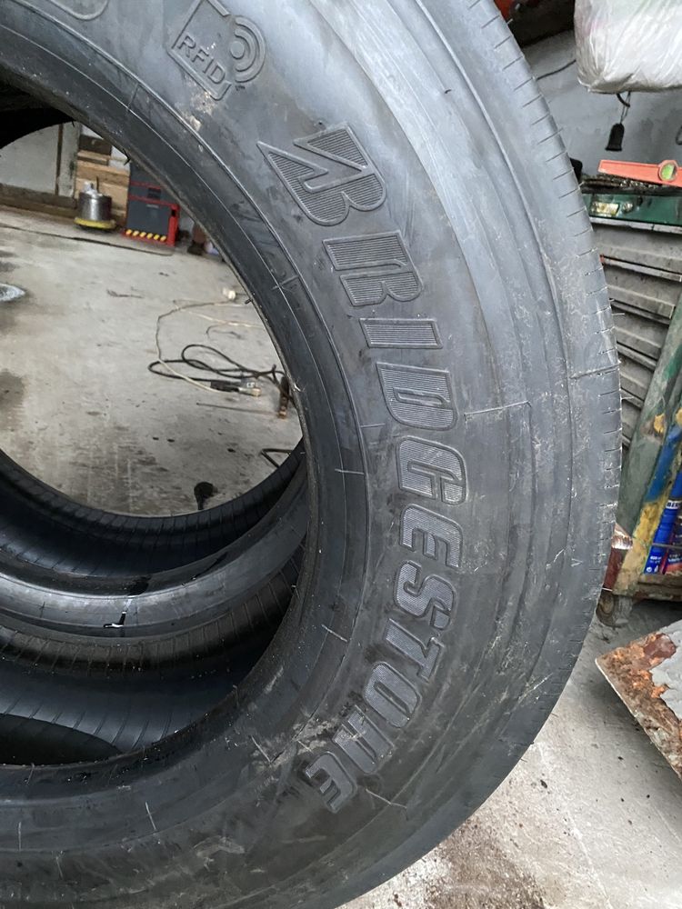 Шини 275.70.22,5  bridgestone R249