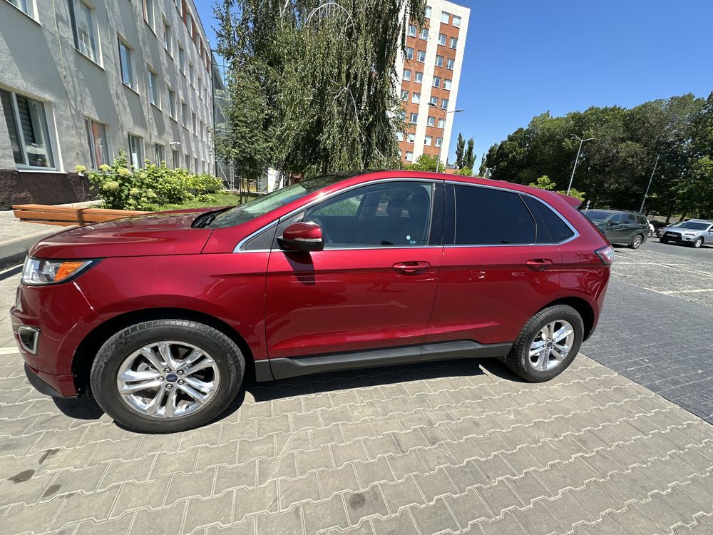 Ford Edge 2015,3,5 обьем двигателя,280 л.с.