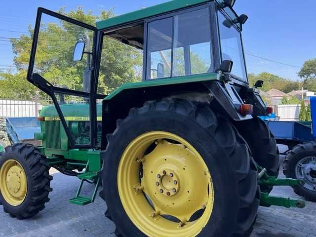 трактор  John Deere 3130D