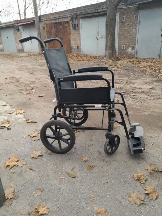 Продам инвалидную коляску