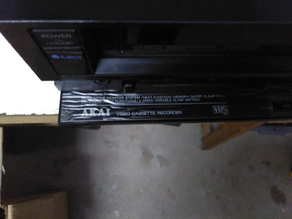 Video vhs AKAI dx4 HI-FI- com problema.