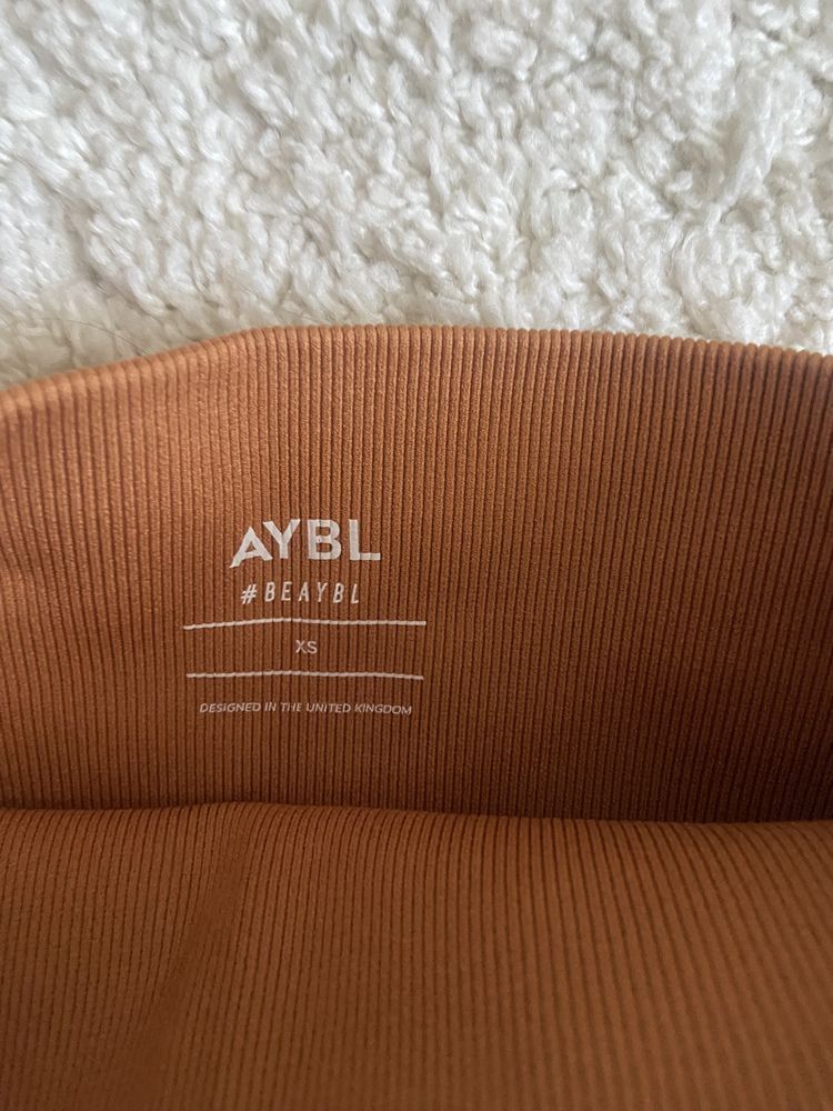 Спортивный комплект AYBL ( топ, шорты) р. XS
