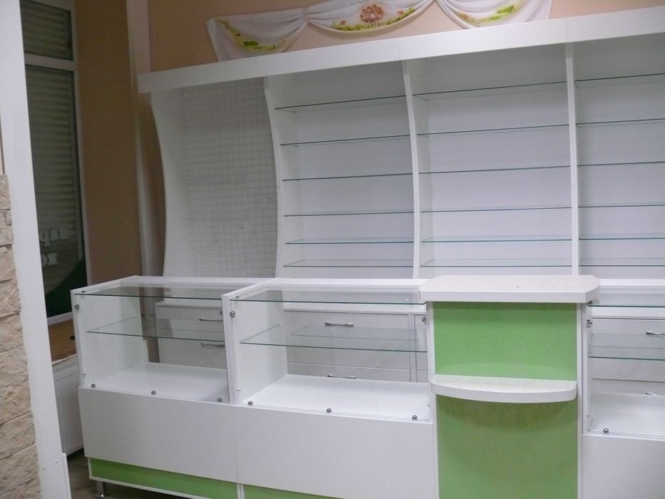 Вітрини для парфумерно-косметичного магазину