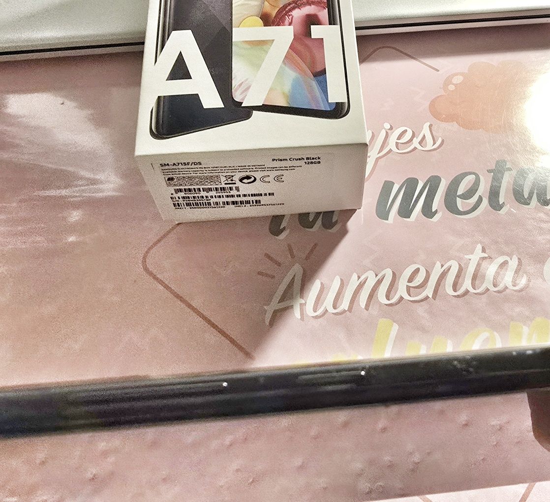 Samsung A71 - Como novo!
