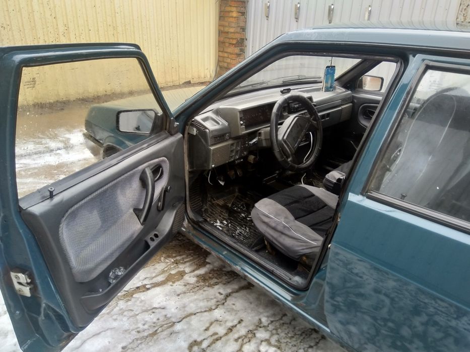 Ваз 2199 на повному ходу
