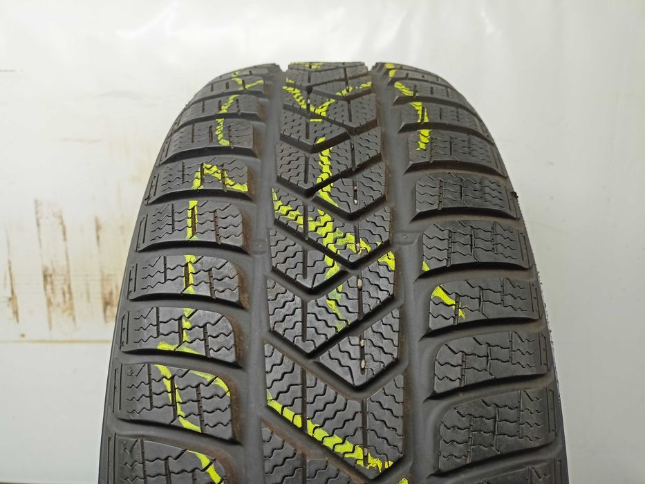 Pirelli SottoZero 3 225/45/19 2015r. 96V 7,7mm (1733)