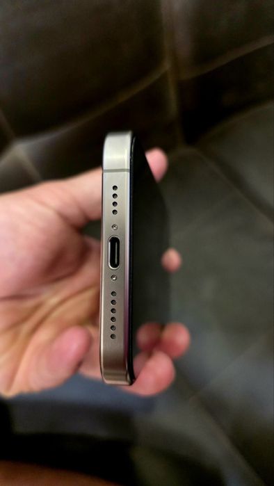 Продаю айфон 15 про макс