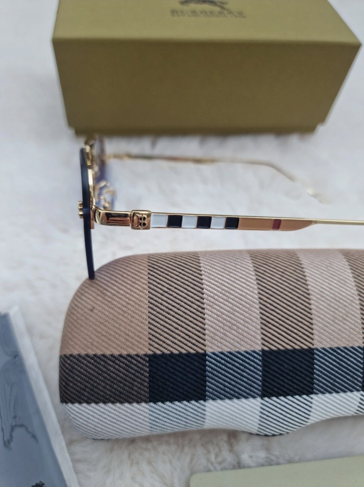 Oculos Burberry novos
