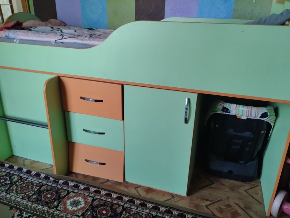 Дитяча кровать зі шкафом