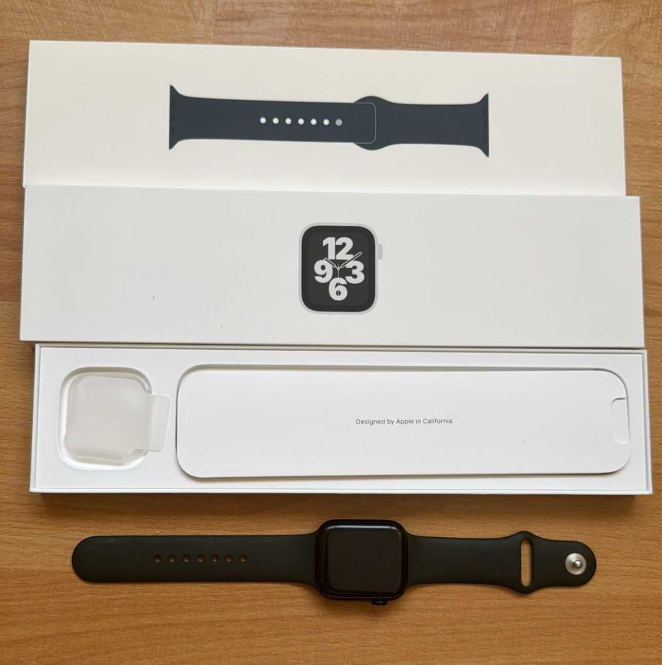 Apple Watch SE 2 44mm com correia nova + caixa