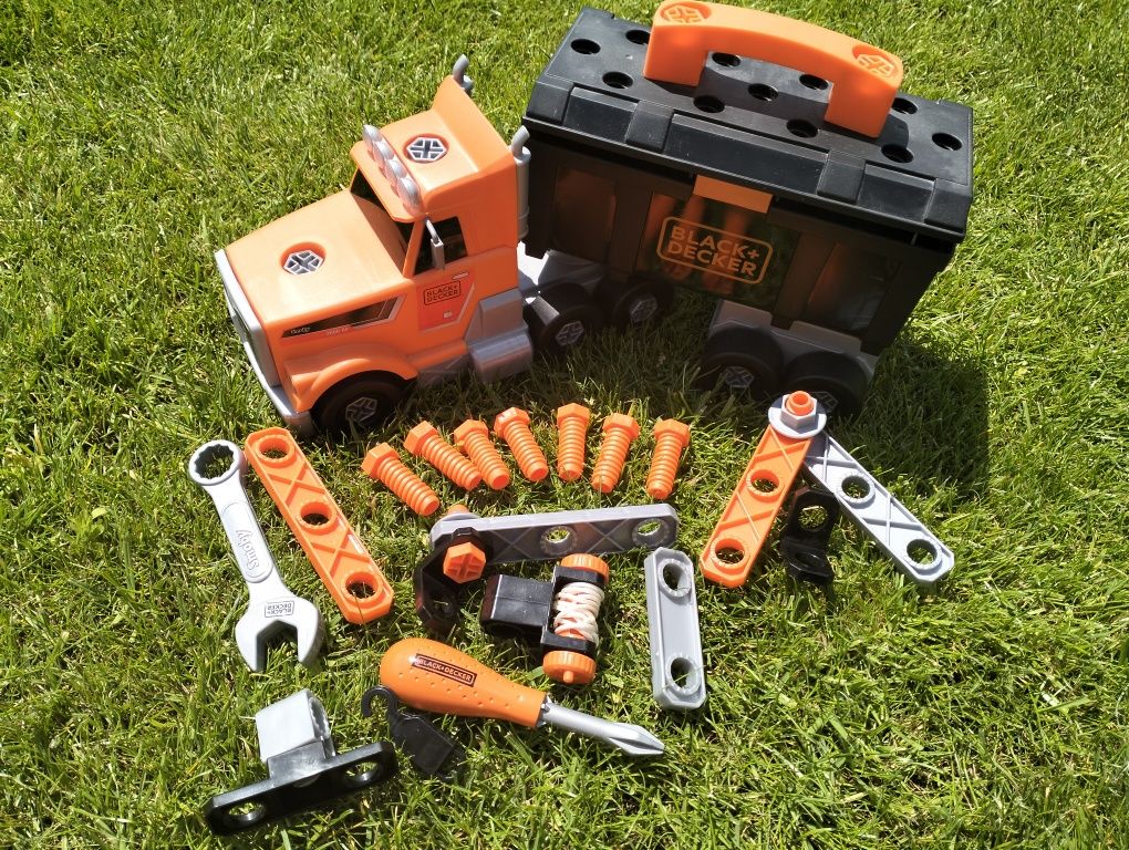 Ciężarówka z dźwigiem Black and Decker Smoby