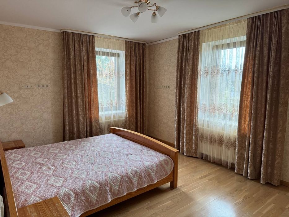 Продам будинок по вул. Скляренка