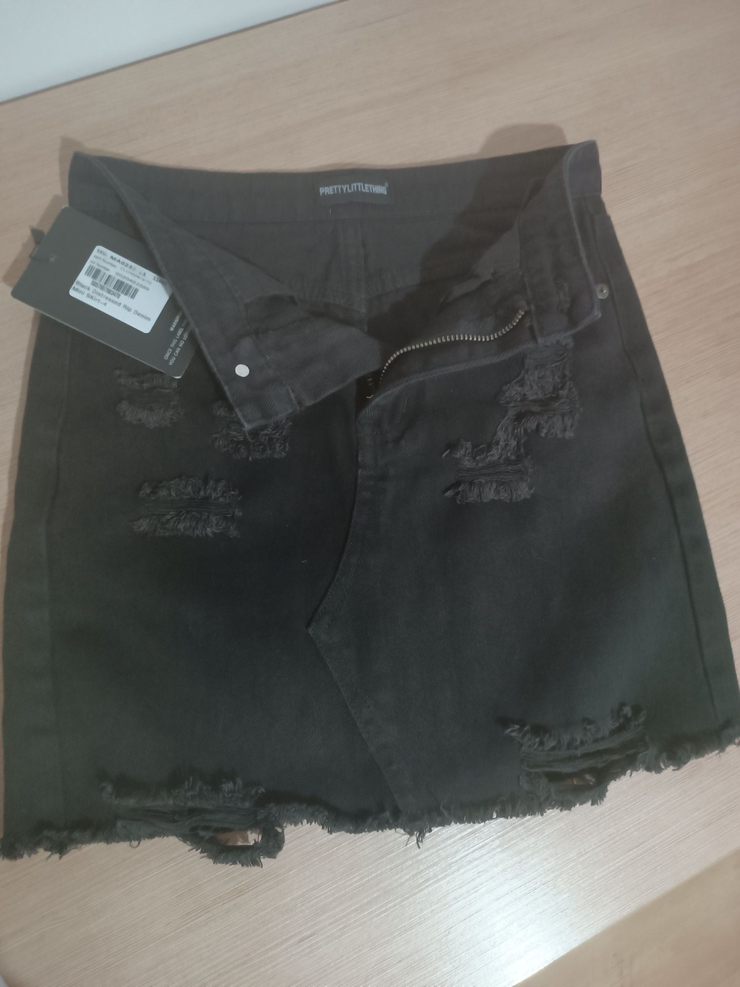 Czarna jeansowa spódnica Pretty Little Thing nowa rozmiar 32/34