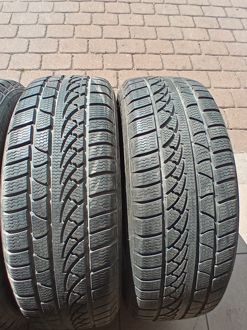 Opony zimowe 205/60R16