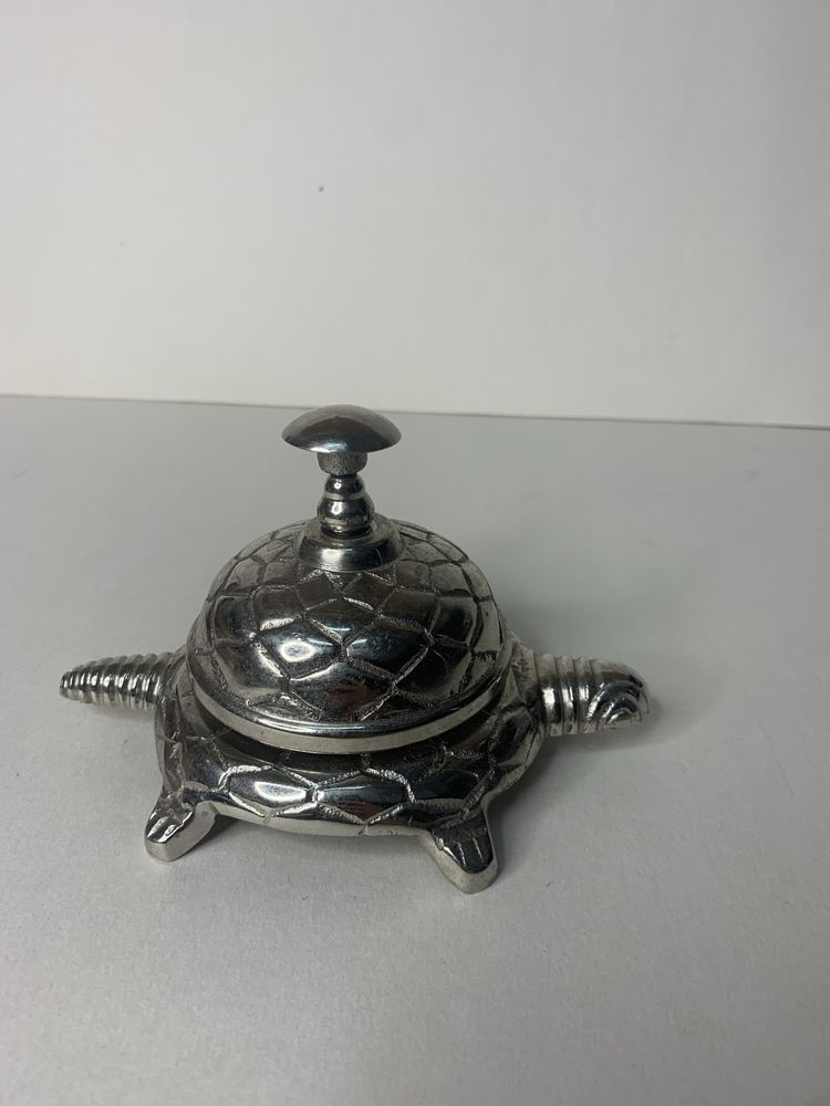 Srebny dzwonek w kształcie żółwia z metalu retro