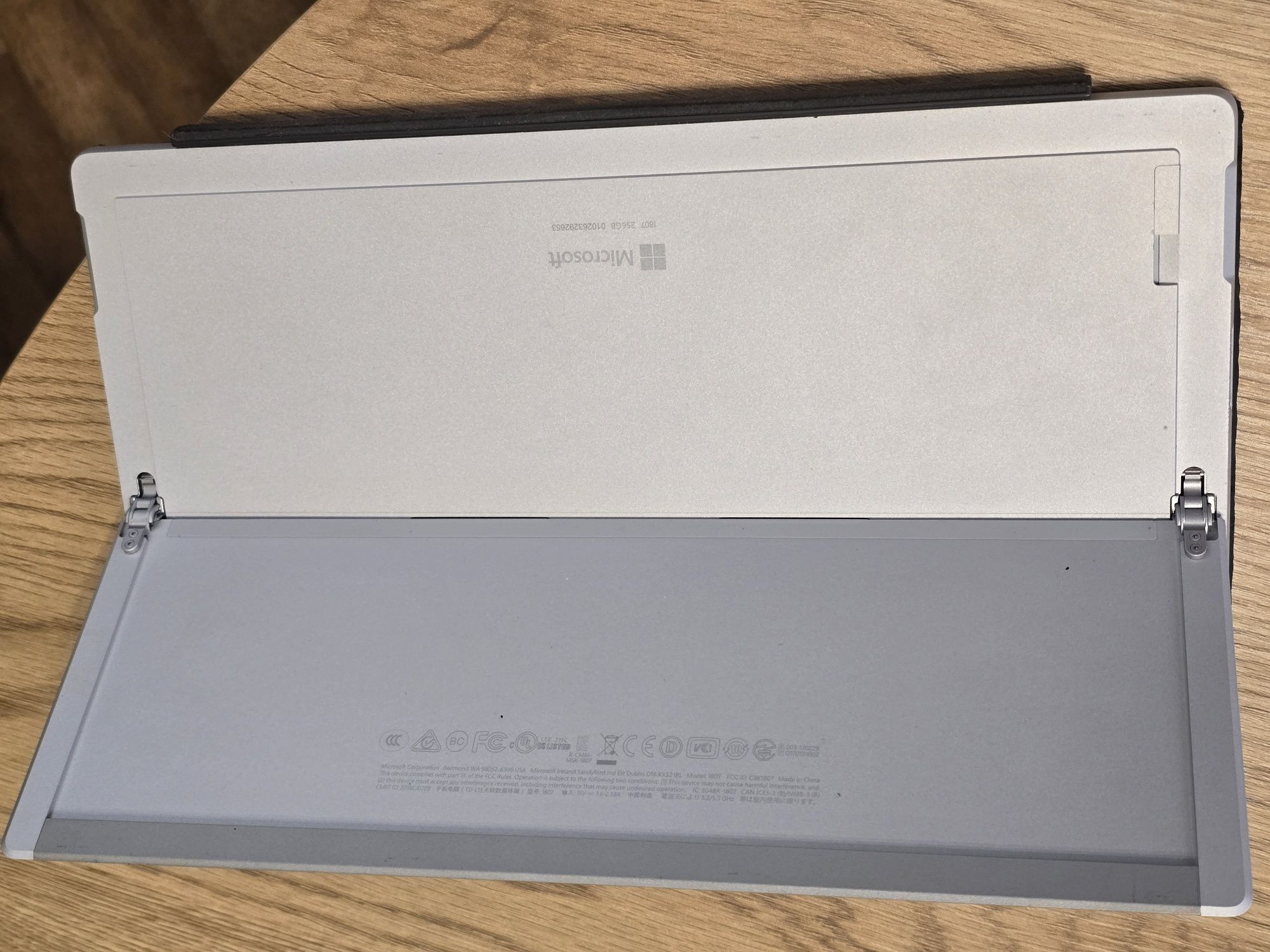 Планшет Surface от "Майкрософт"