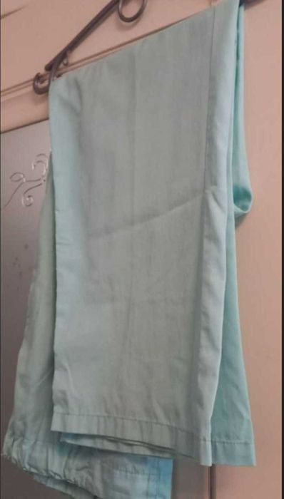 Медичні халати і костюми