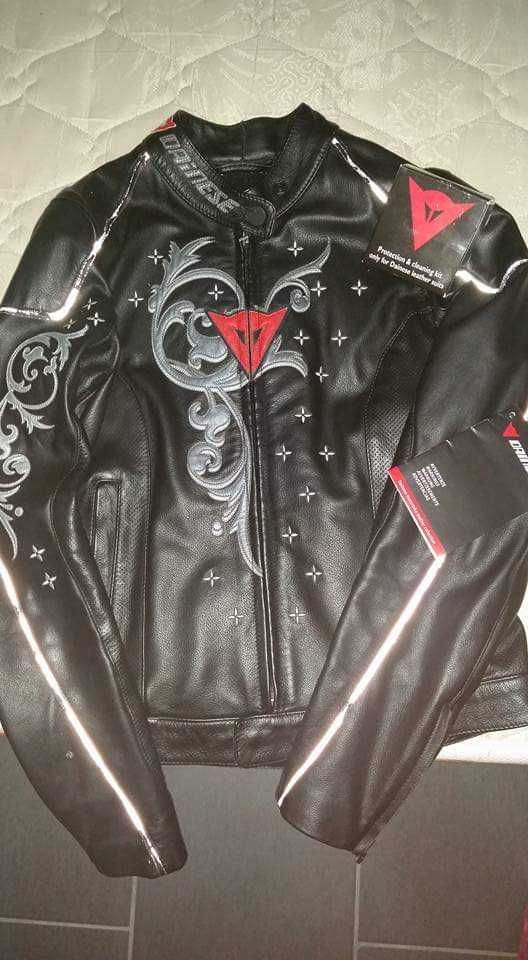 Casaco, mota de senhora dainese