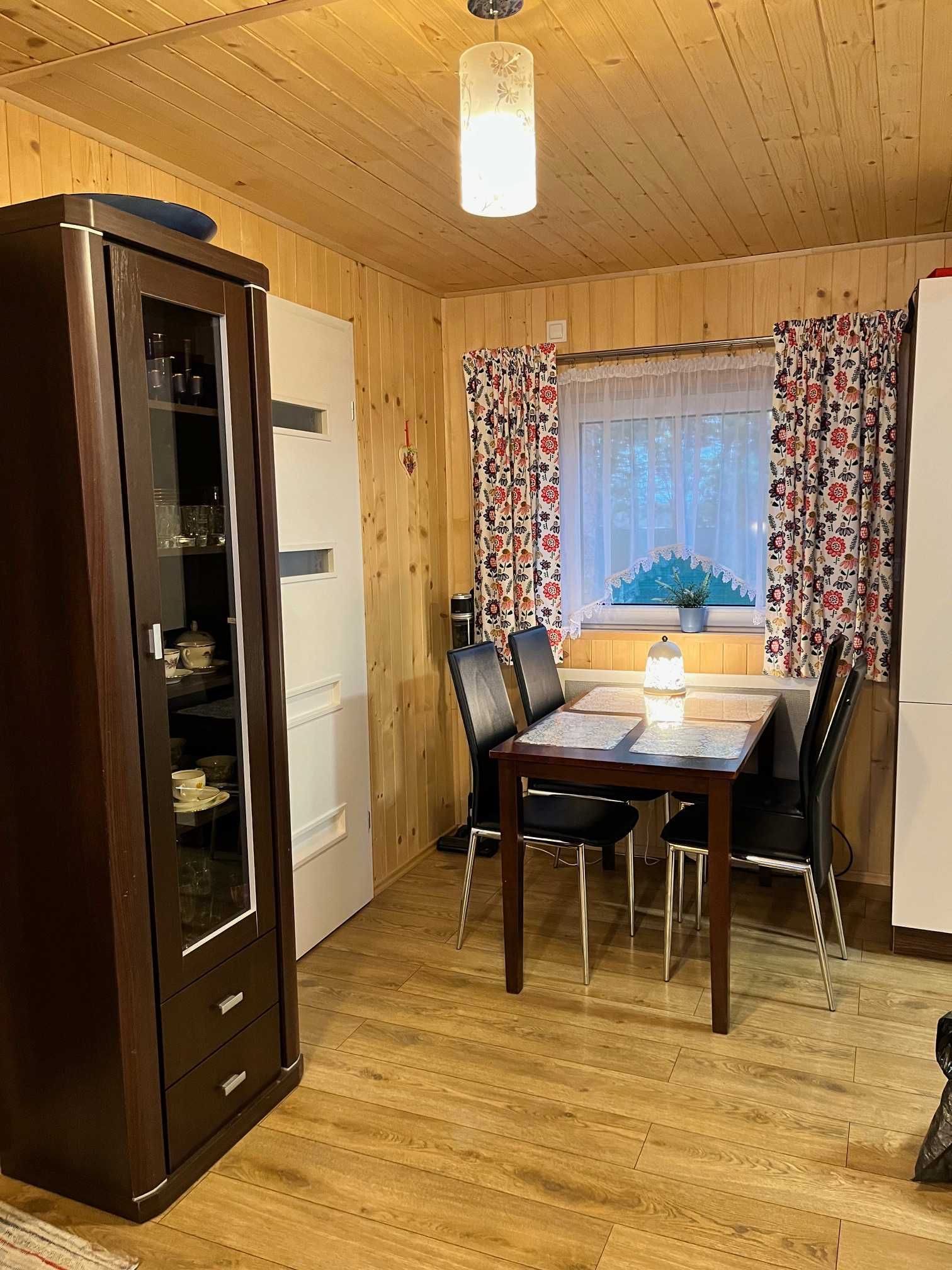 Domek drewniany z SAUNA i Jacuzzi JEZIORSKO
