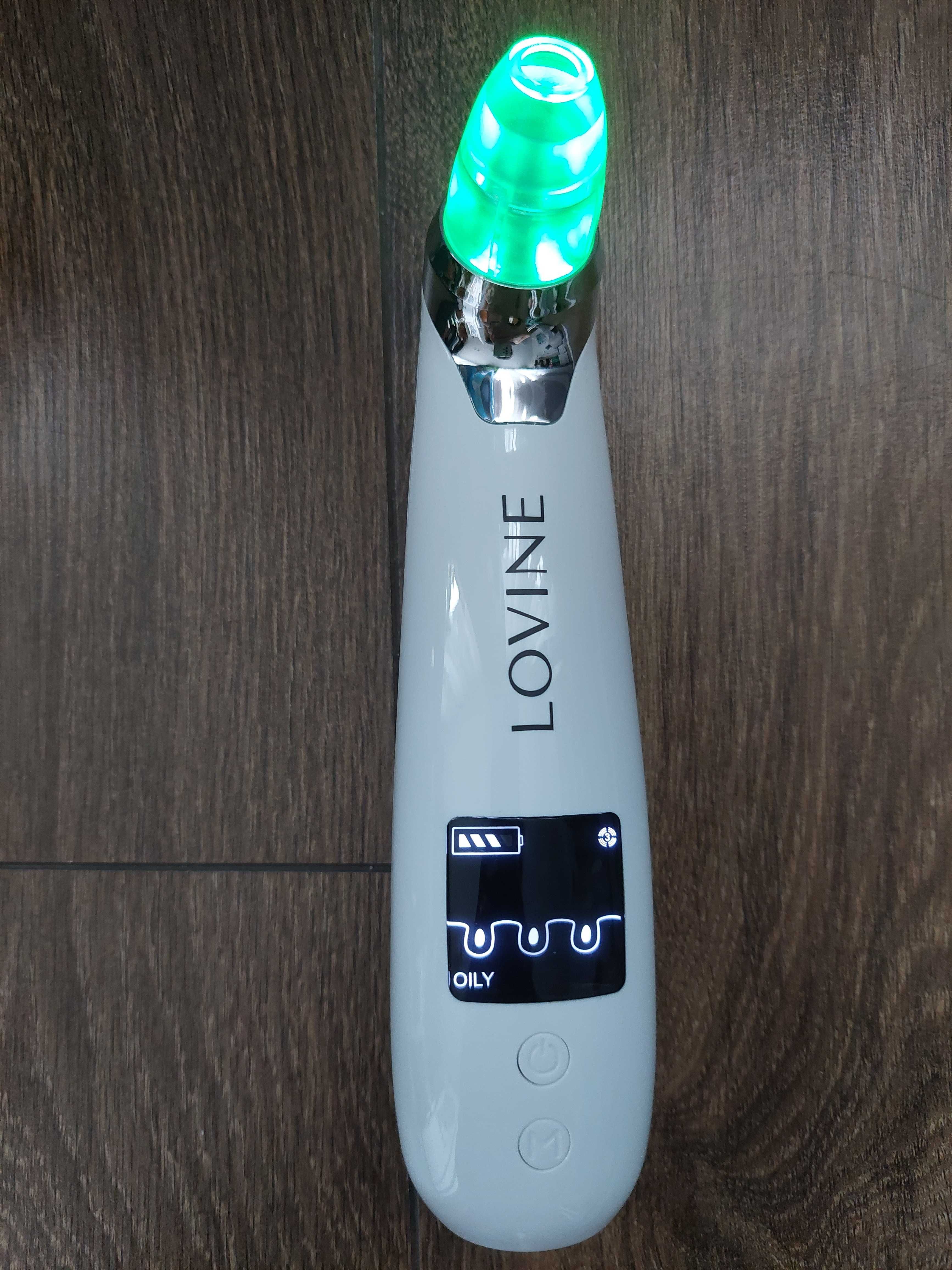 Urządzenie LED do oczyszczania porów i usuwania wągrów Lovine