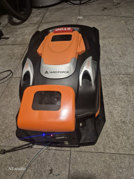 Robô corta relva até 800 m² YARD FORCE NX80i