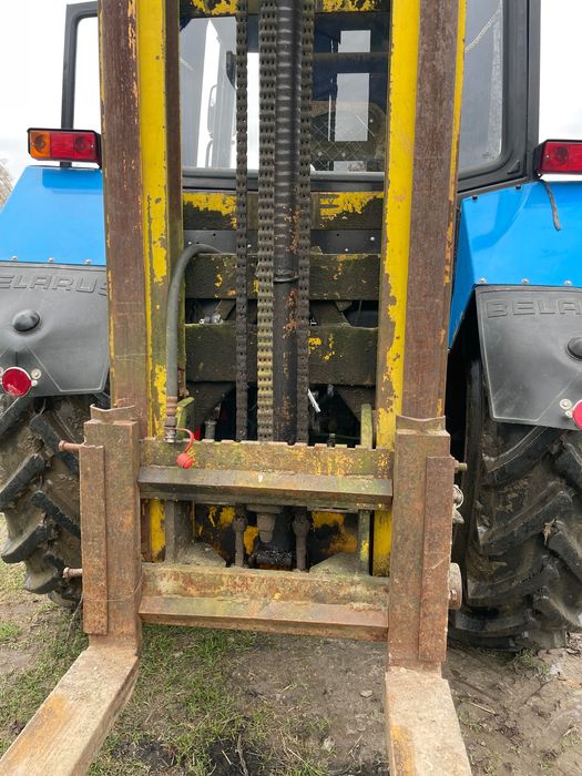 Навантажувач тракторний