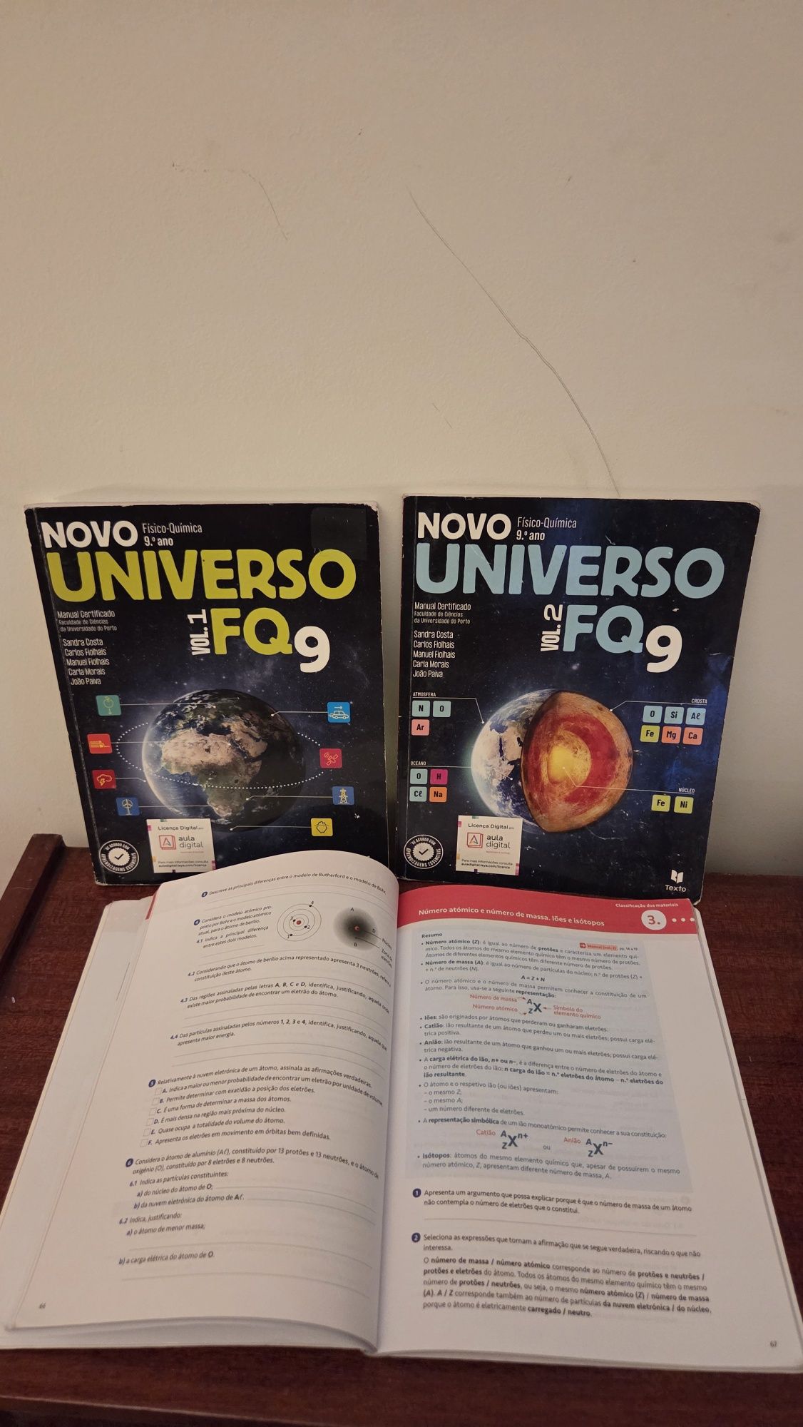Livros  de Fisico-Quimica 9 ano