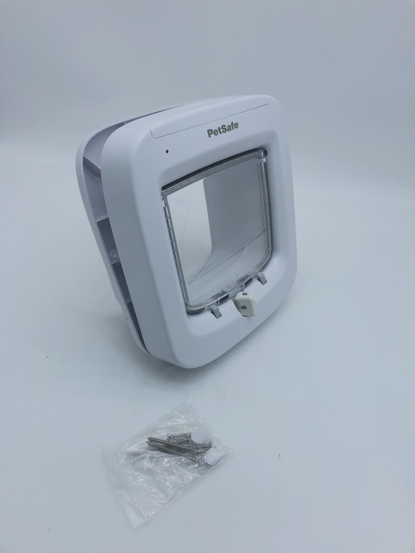 Cat Mate Elite: Mikrochip, Timer, LCD, łatwy montaż w drzwiach, biały