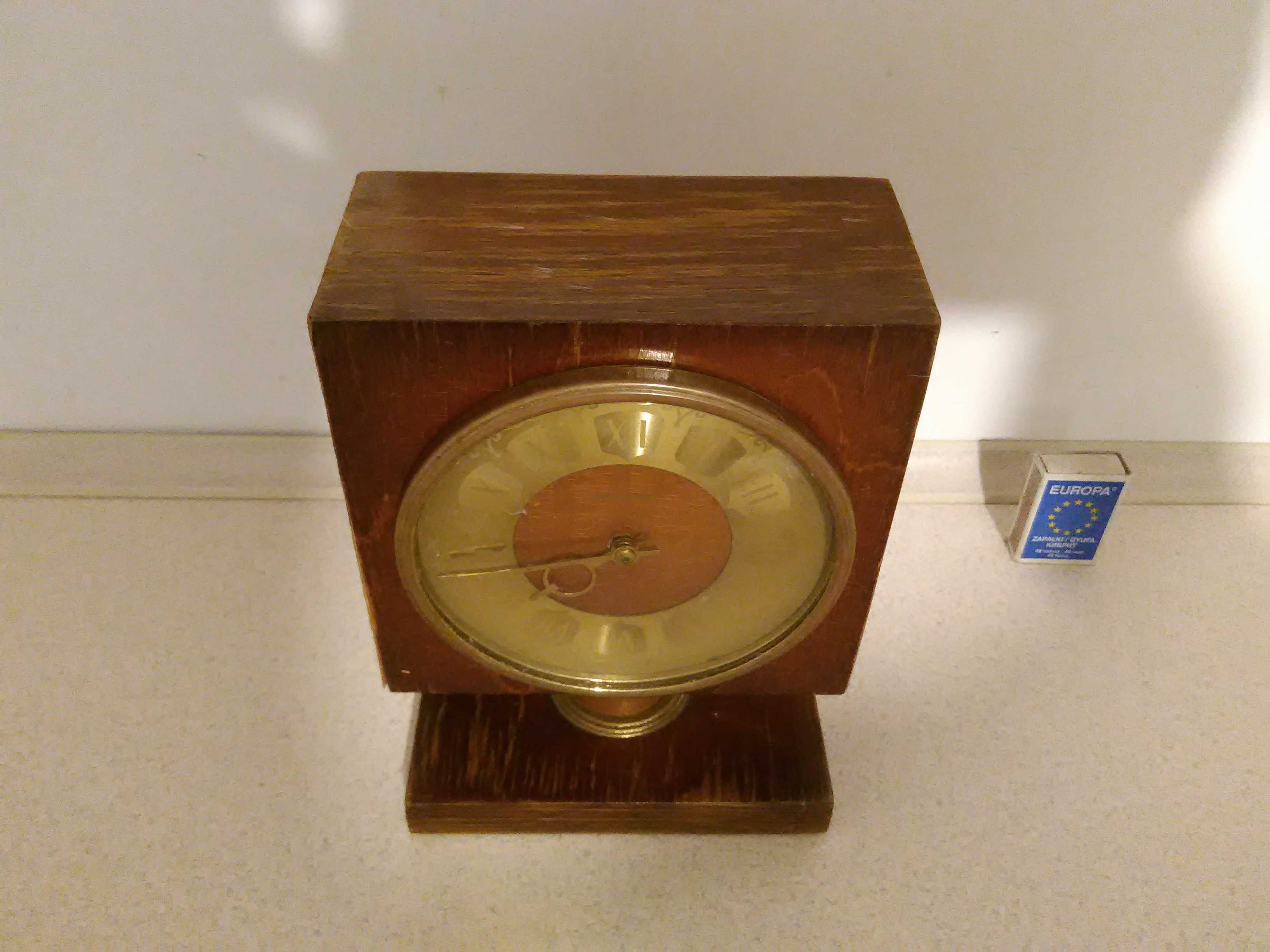 stary zegar RETRO Design Loft PRL zegarek ZSRR USRR nakręcany zabytek